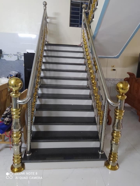 Cầu thang inox - Inox Bình Gia Phát - Công Ty TNHH Sản Xuất Thương Mại Dịch Vụ Bình Gia Phát